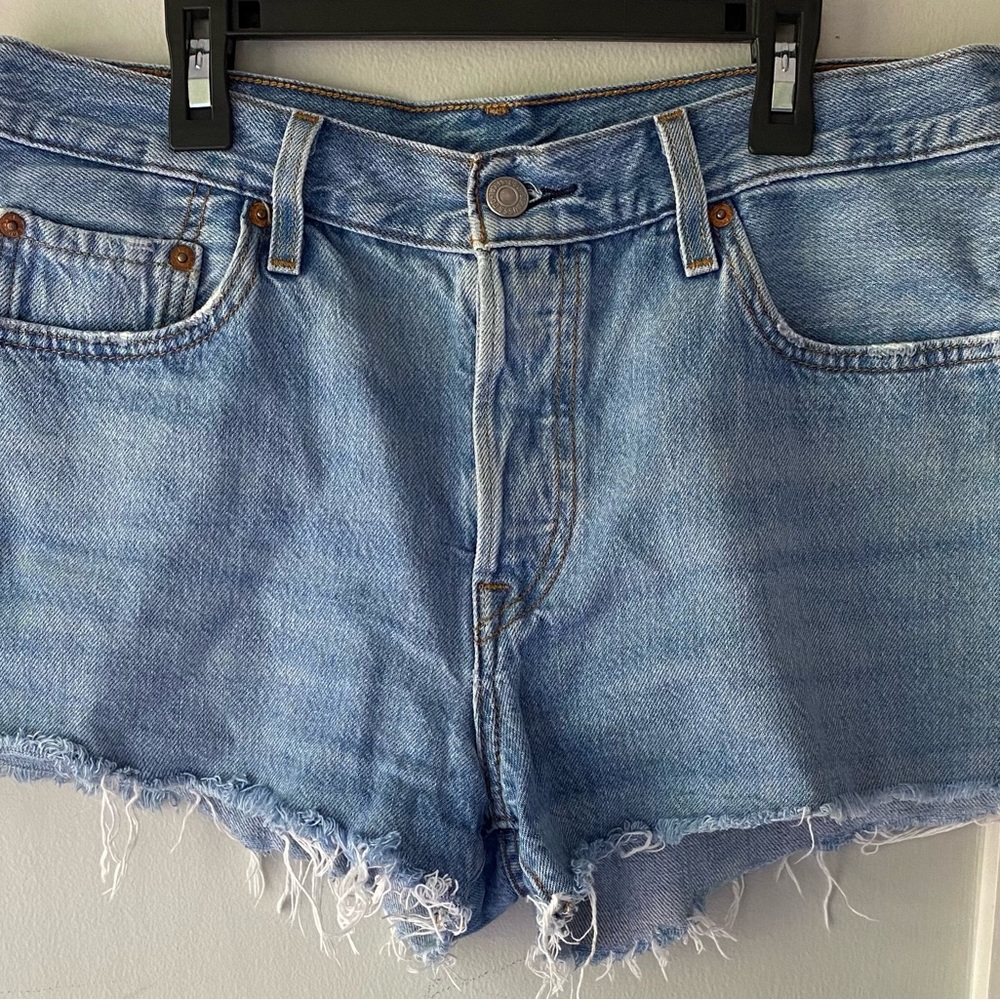 Levi 501 cutoff denim shorts size 29 waist